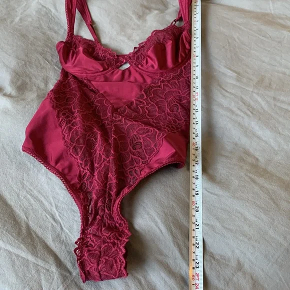 Out From Under by Urban Outfitters Burgundy Lace Thong Underwire Teddy - Picture 13 of 16